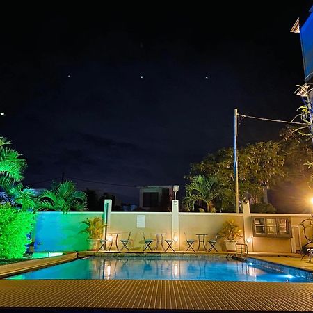 Morison Bay Hotel กรองด์เบย์ ภายนอก รูปภาพ